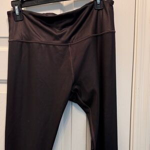 Athleta Shimmery black/burgandy Athleta cropped leggings